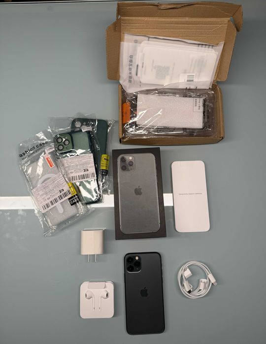 Продавам iPhone 11 Pro 64Gb Midnight Green като нов 93% SOH + подаръци