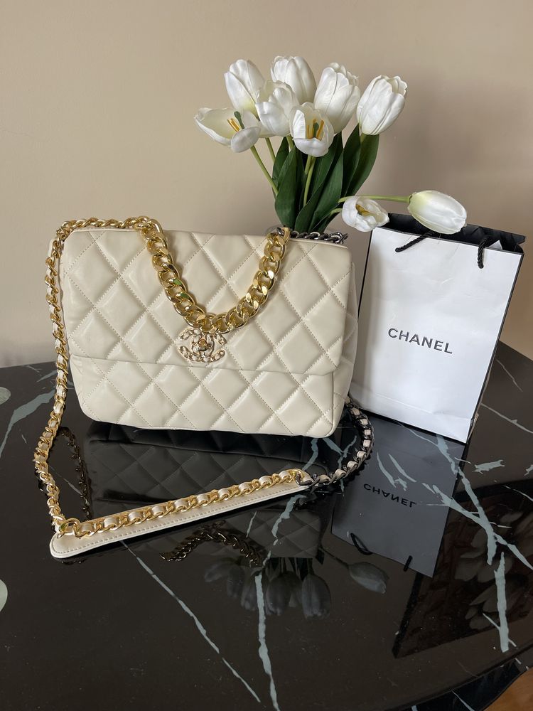 Дамска чанта Chanel 19 Large Flap bag екрю