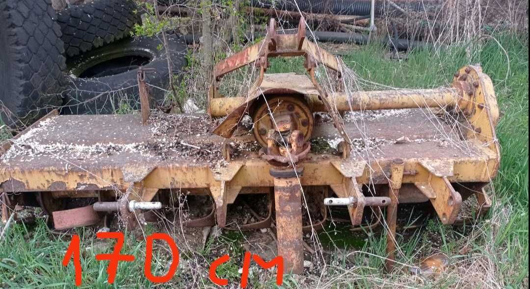 Продава се трактор.