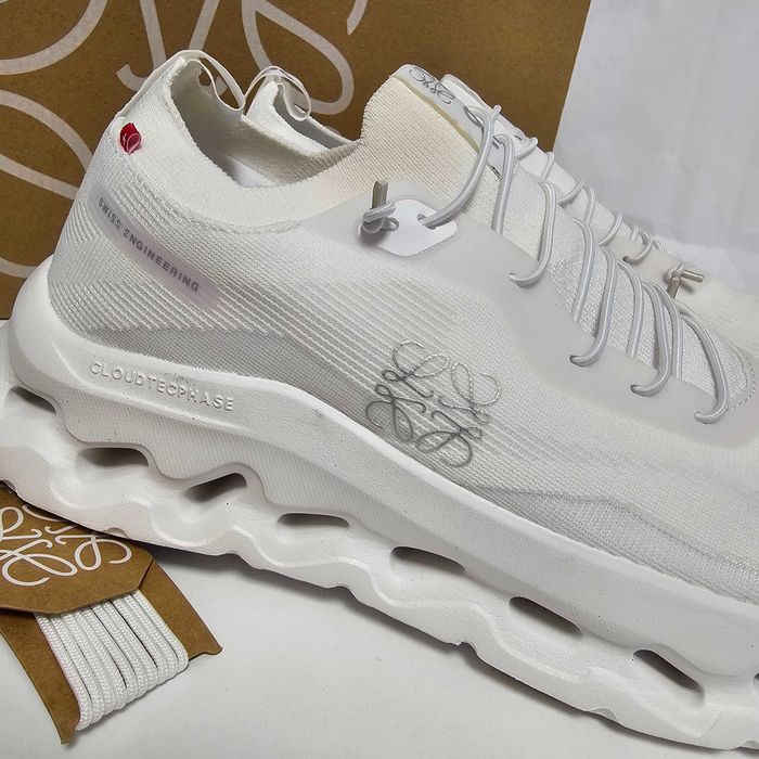 L O E W E X On Cloudtilt  44  Alb