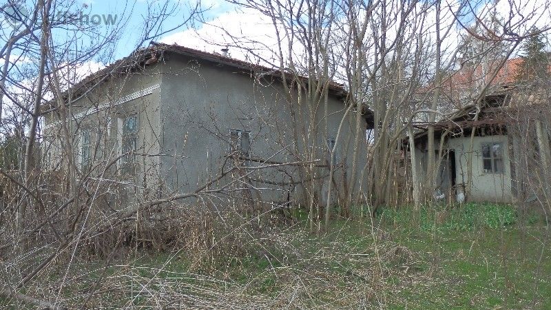 Продавам къща в село Горски Сеновец