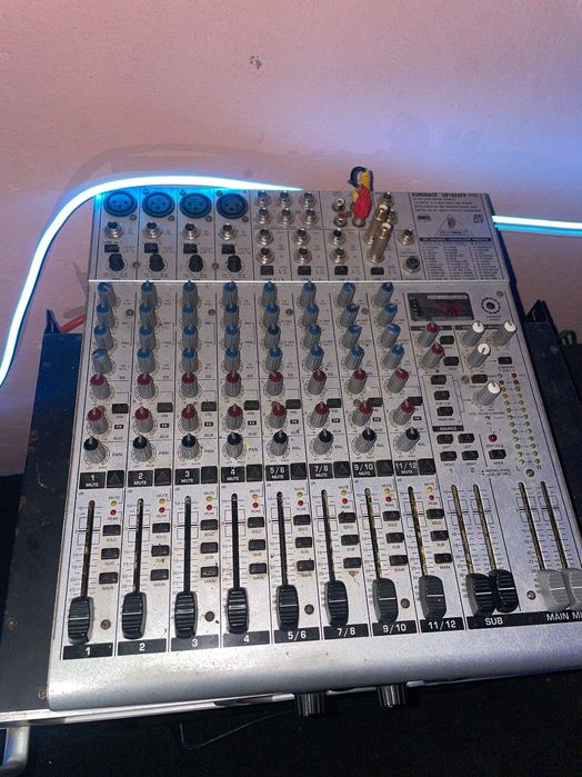 Sistem audio profesional + boxă cadou