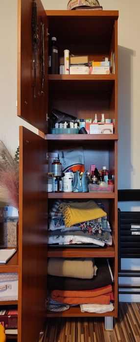 Шкафове, скринове