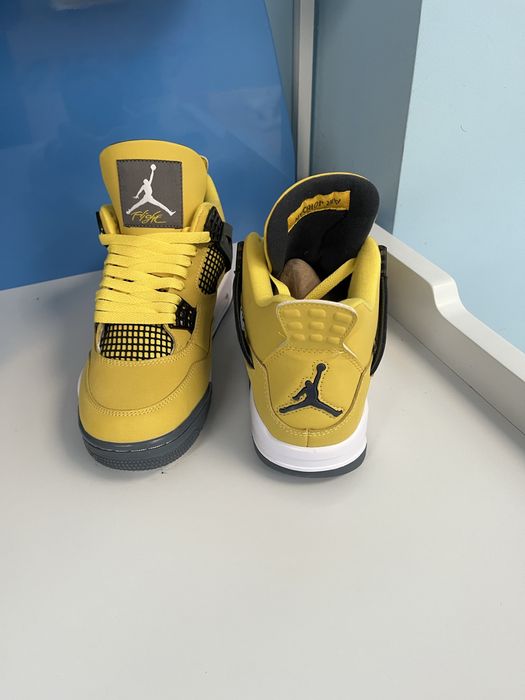 Jordan 4 retro lightning 40&41