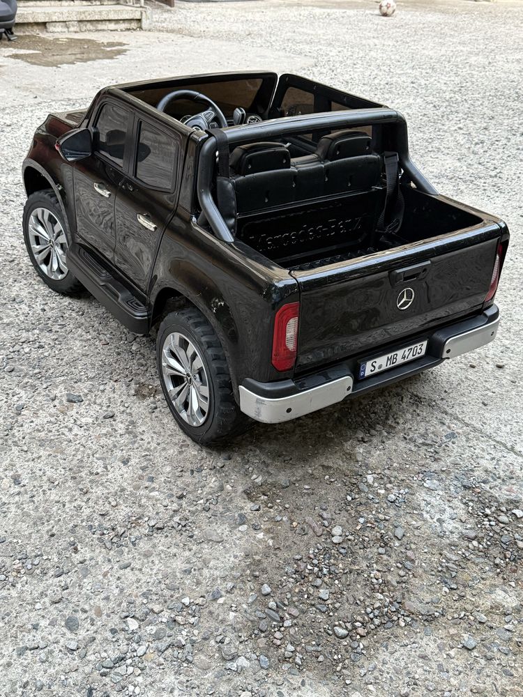 Mercedes X-Class двуместен