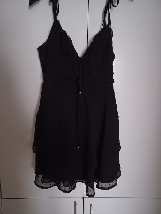 Vând rochiță  pentru domnișoare.