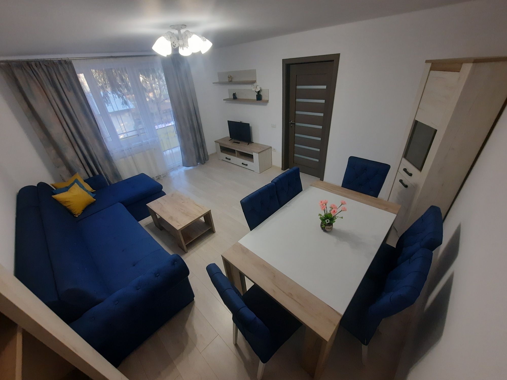 Apartament 2 camere decomandat de închiriat!