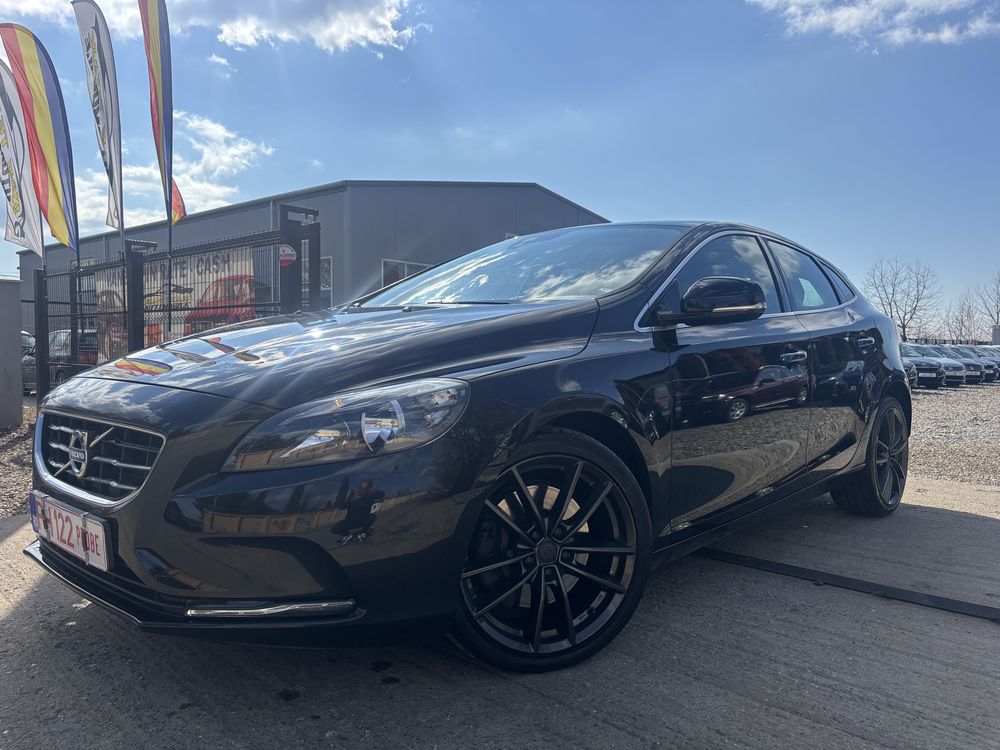 Volvo v40 D4 2.0D 2014 190 cp navigatie semipiele