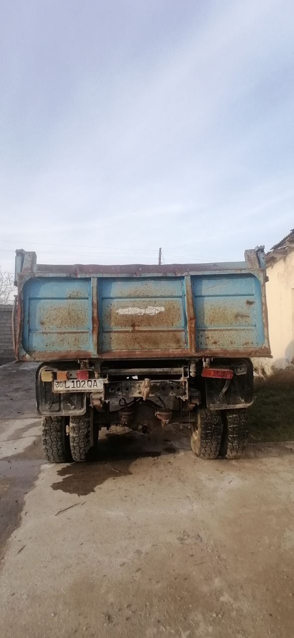 Zil yuk avtomobili