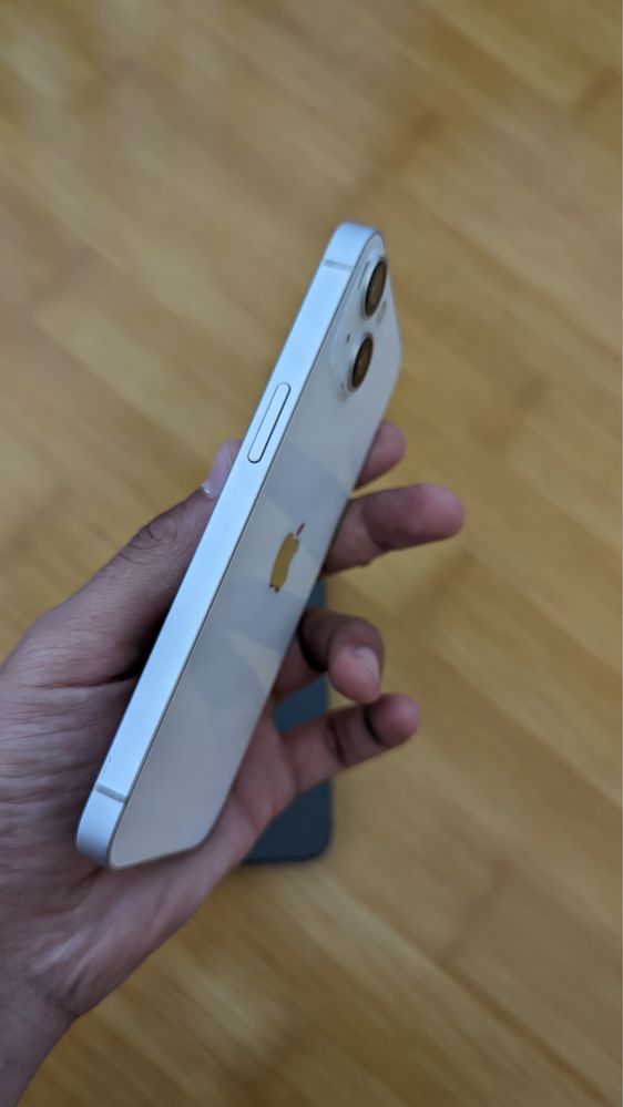 iPhone 13.