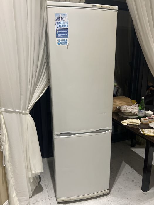 Двухкамерный Холодильник АТЛАНТ в хорошем состоянии