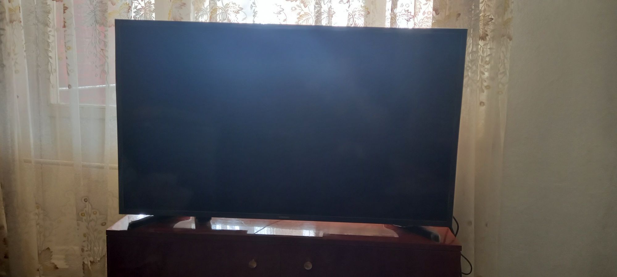 Телевизор Samsung сломан экран