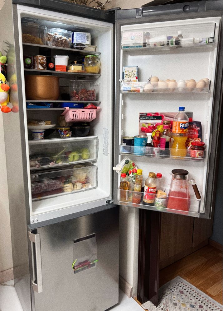 Холодильник HotPoint Ariston в отличном состоянии