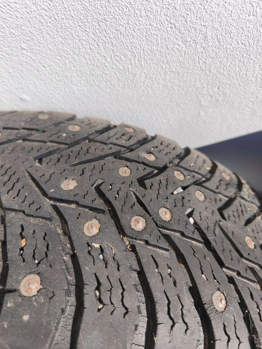 Шины шипованые на 17 бу