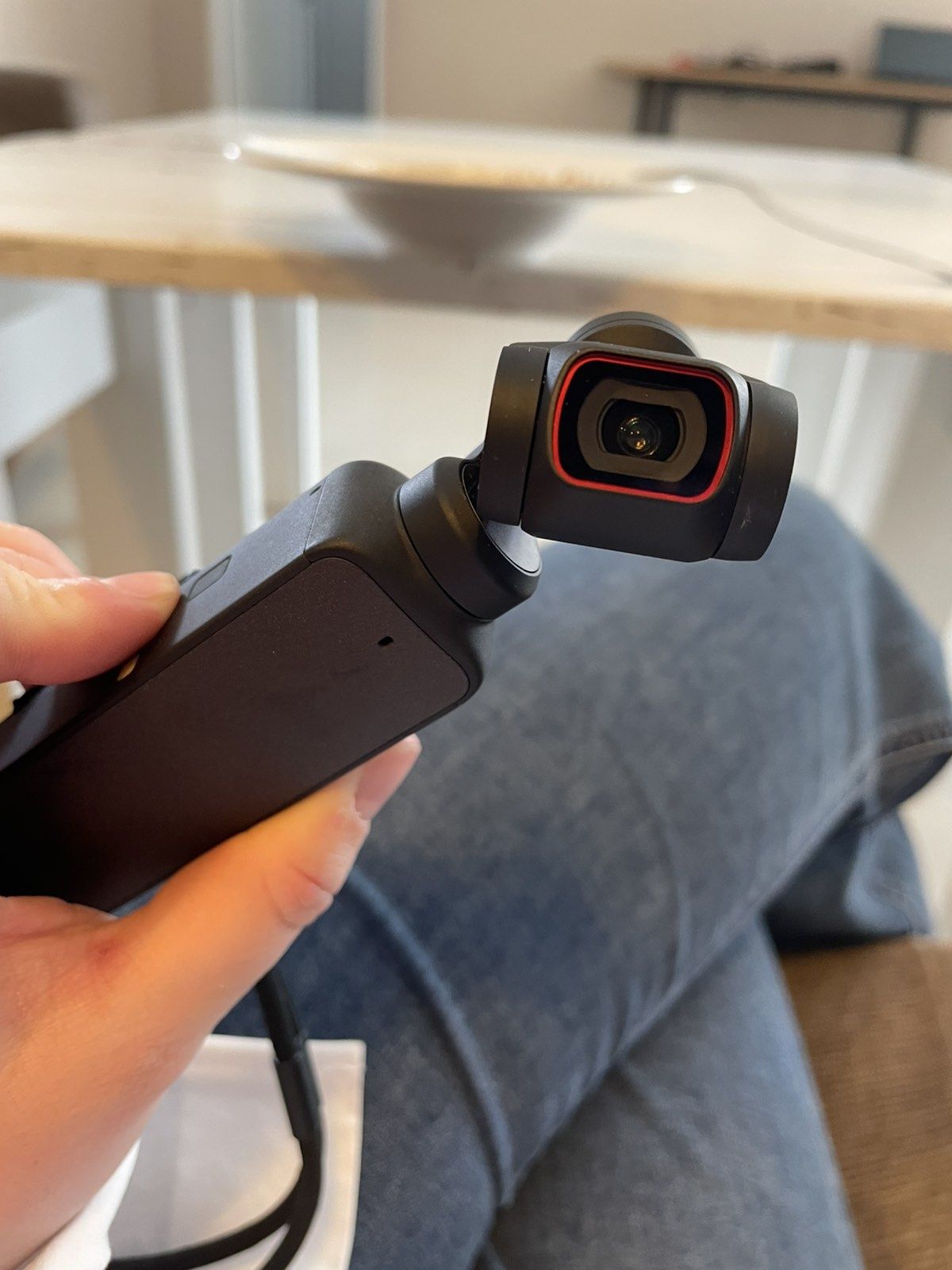 DJI OSMO POKET 2 Creator Combo
	•	Сензор: 1/1.7” CMOS
	•	Фотография: д