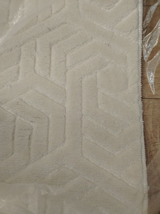 Продаётся Новый 2 в 1  Турецкий коврик в ванную в наборе в ваннуую