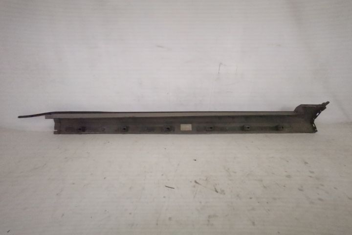 Ляв праг / Lqv prag Оригинален, в добро състояние Волво XC90 2 [ ]