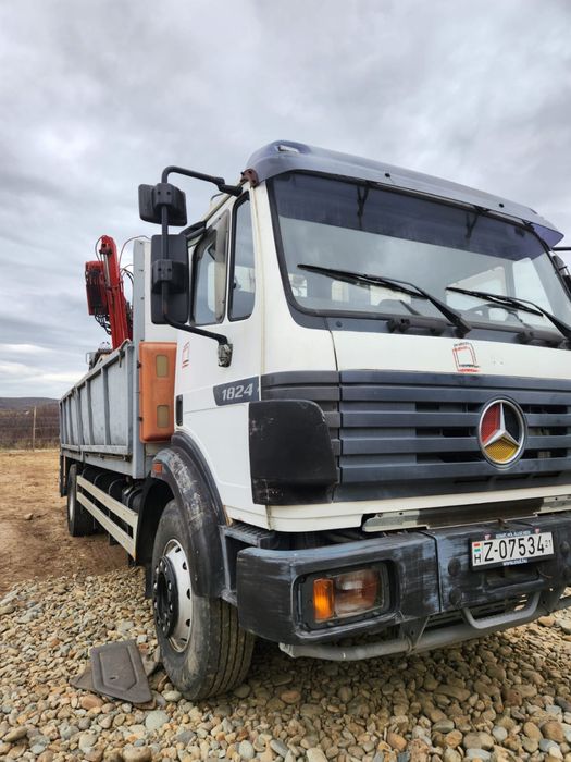 Mercedes 1824 cu hiab ,macara atlas