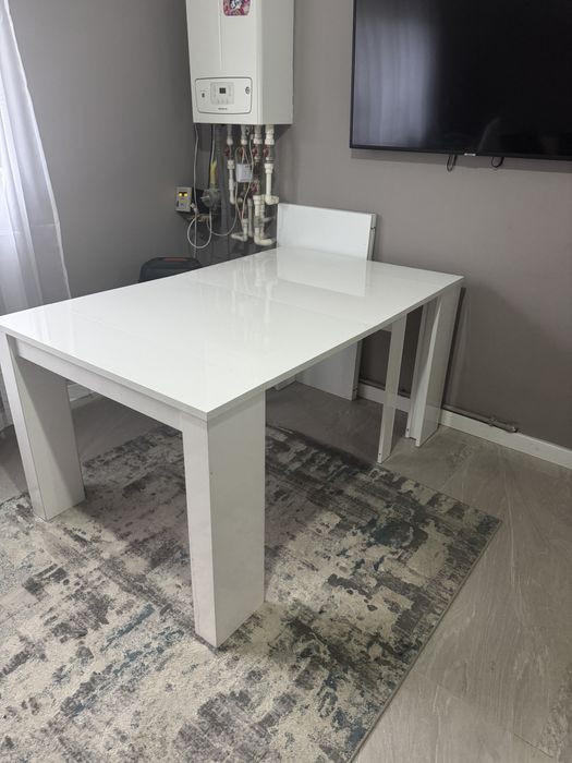Masa/ consola extensibila impecabila mdf lucios