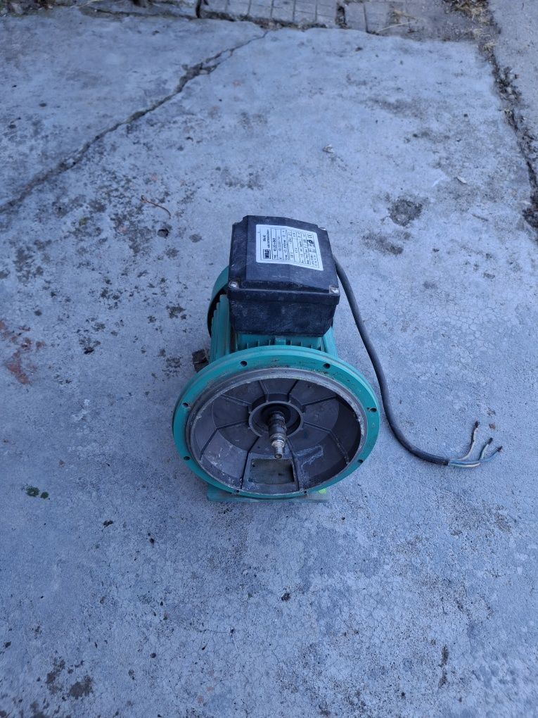 Продавам електромотор VILO 1 кw 230 v