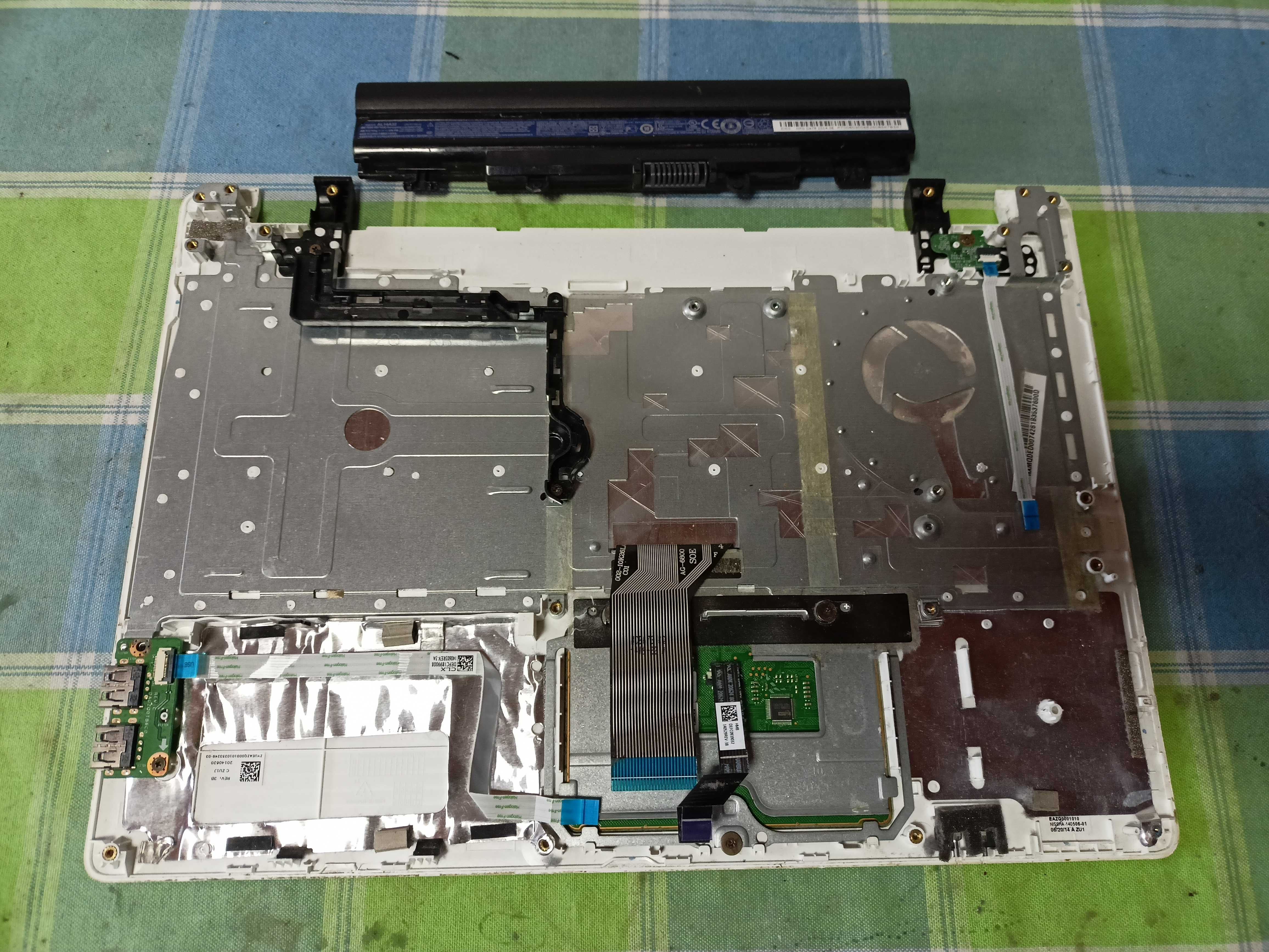 Dezmembrez Acer E5-411