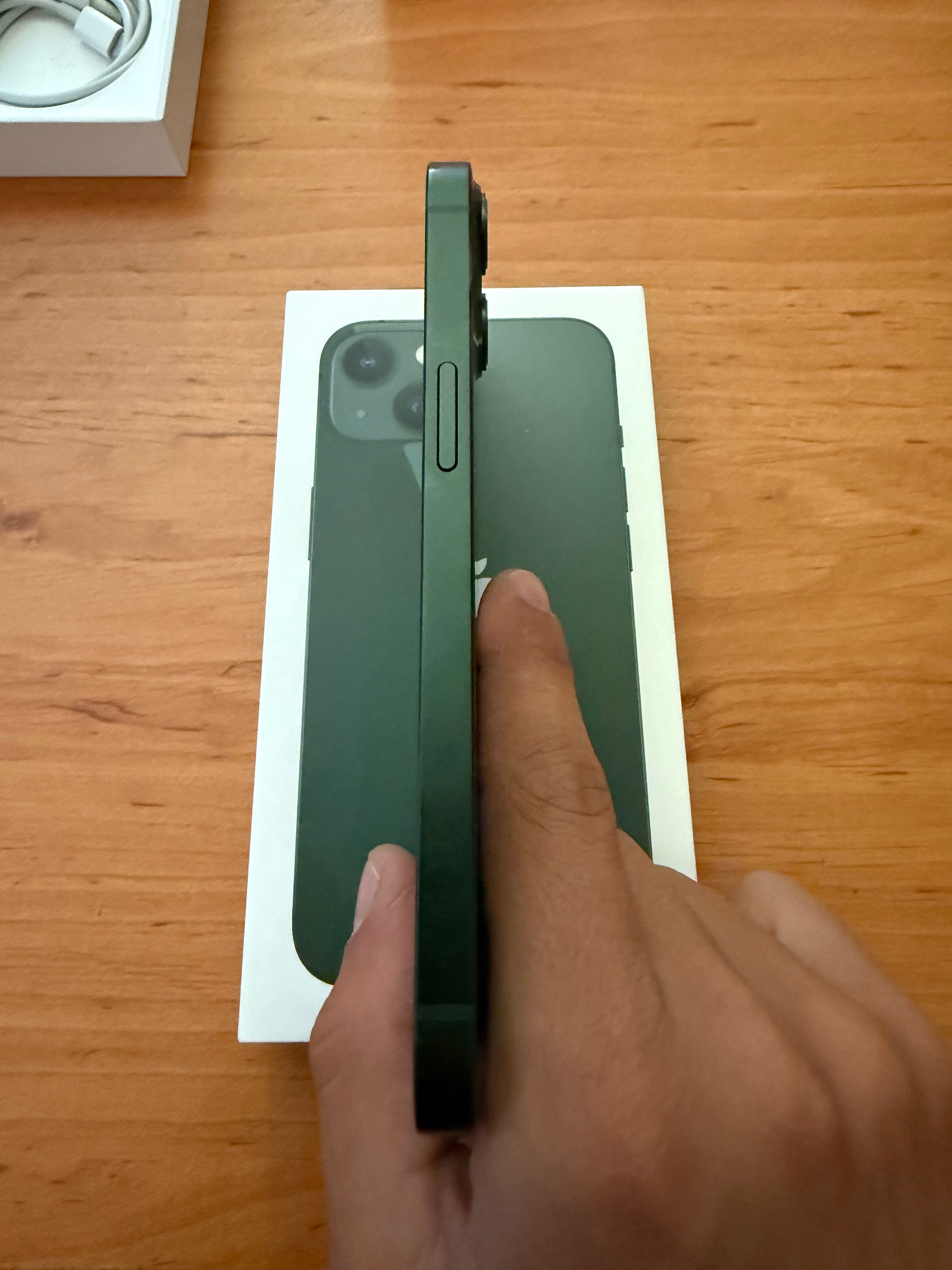 iPhone 13 Green 128gb + 20W Power Adapter USB-C