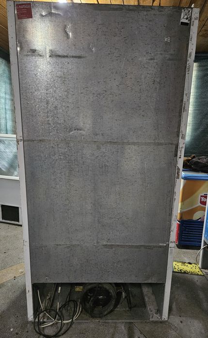 Vitrina frigorifica, 90×80.