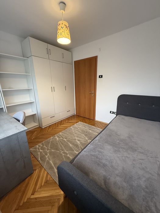 Inchiriez apartament 3 camere ultracentral Arad