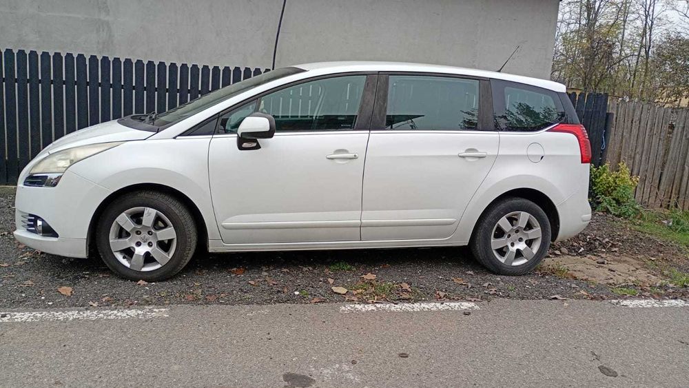 Peugeot 5008 Monovolum cu 7 locuri