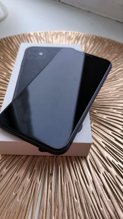 Продам IPhone 11