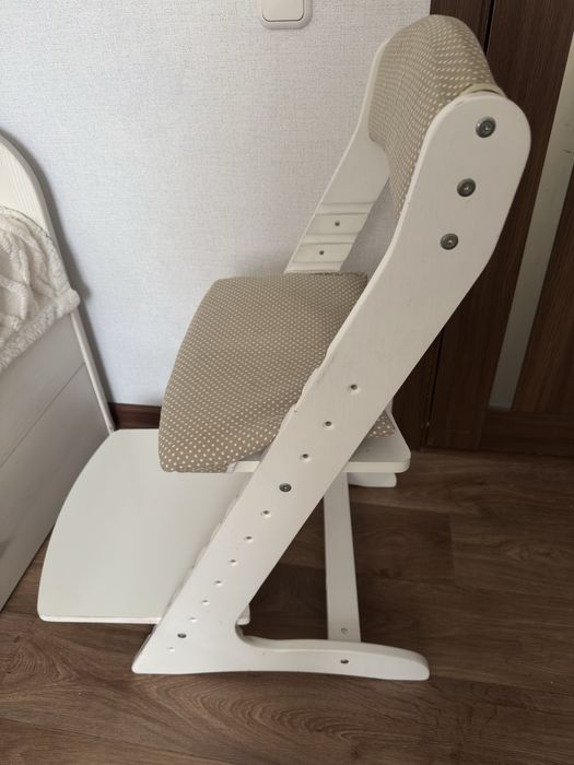 Растущий стул с подушками