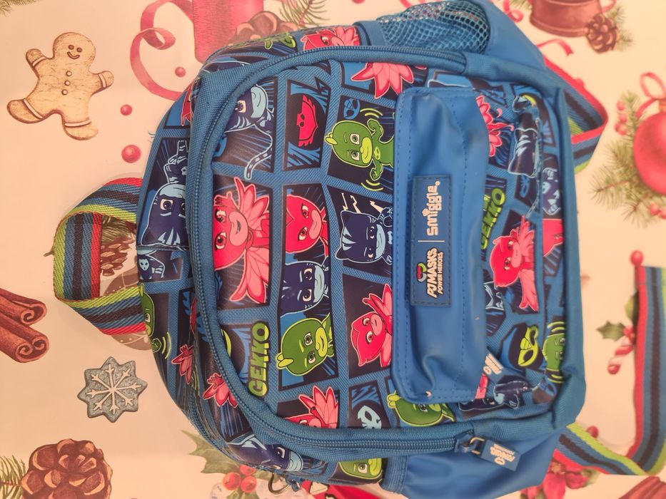 Ghiozdan eroi in pijama