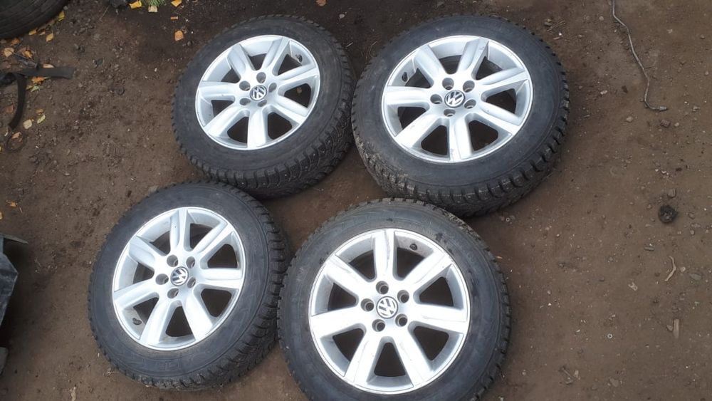 Диски с резиной R15  5×100 шины шипованные фольксваген шкода