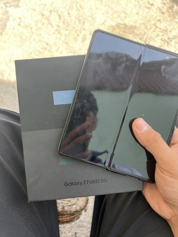 Samsung Z fold 3