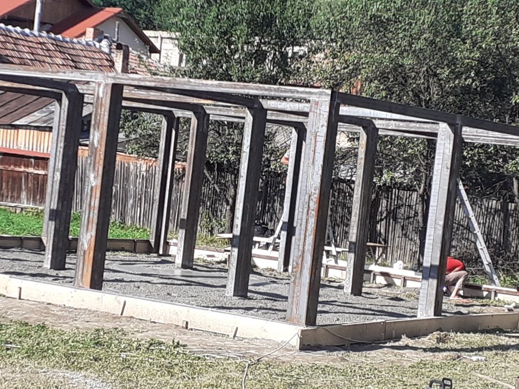 Vând hala metalică cu structura metalică 30x12