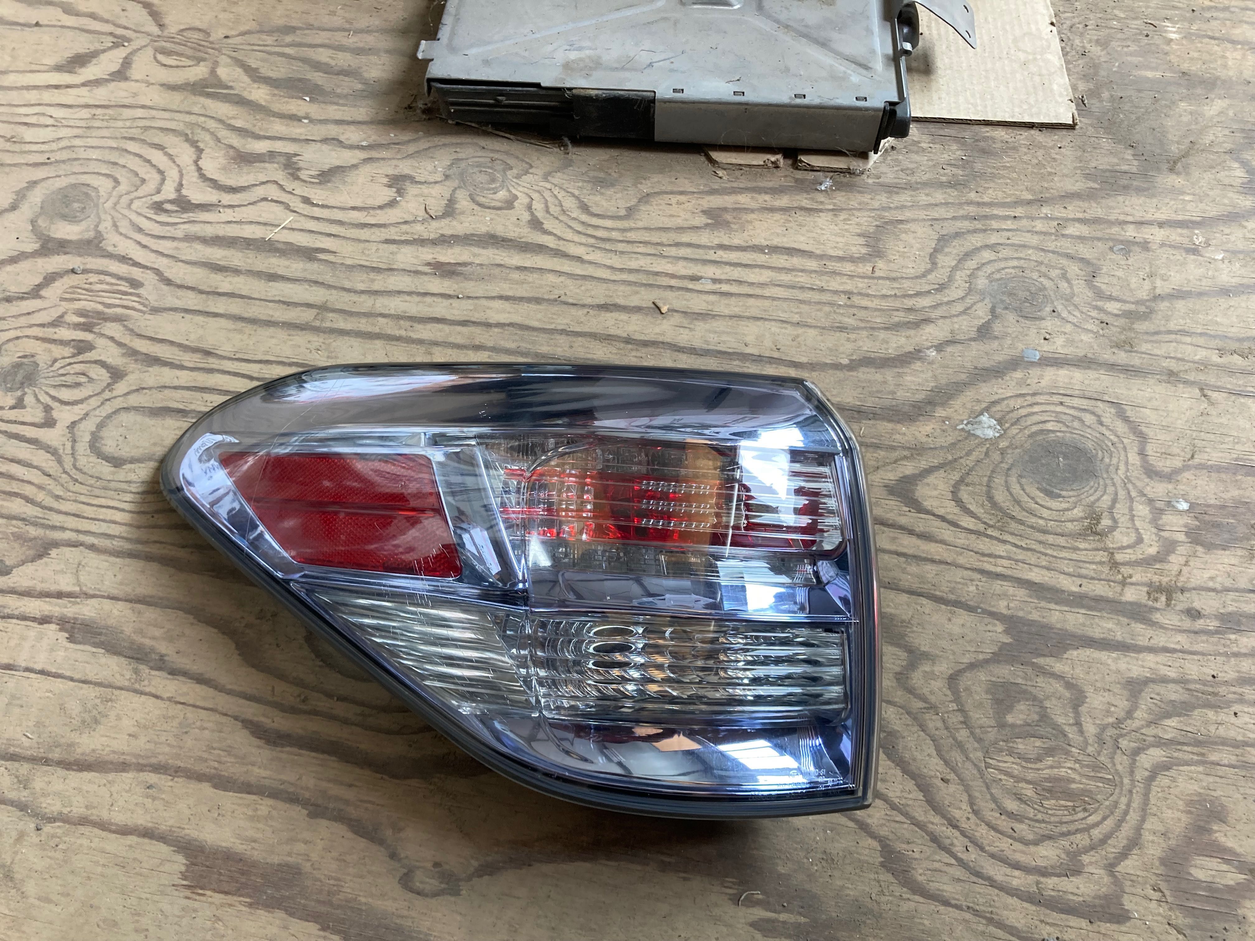 Оригинален Ляв стоп за Lexus RX350, RX450. 09-12.