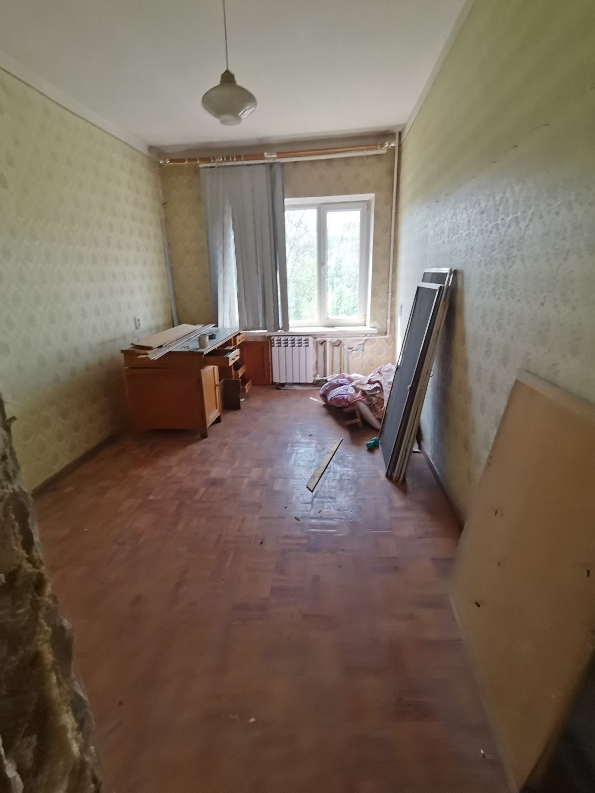 Продаётся пол Паркет размер 60×60 см в хорошем состоянии срочно
