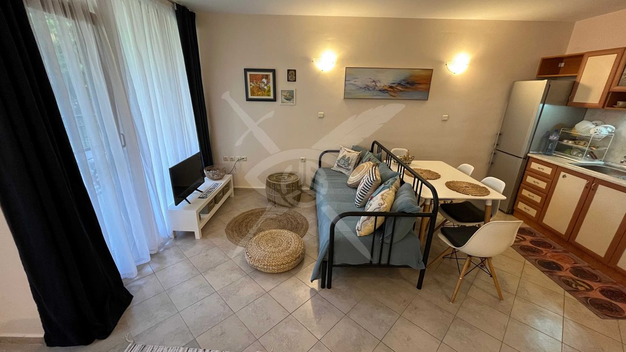 Продава се Едностаен апартамент в Царево - 54 кв.м за 1100 €/кв.м - Снимка #2