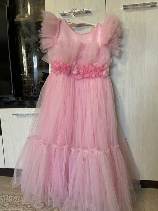 Продам платья для девочек