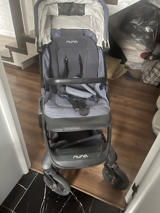 Детская прогулочная коляска в отличном состоянии