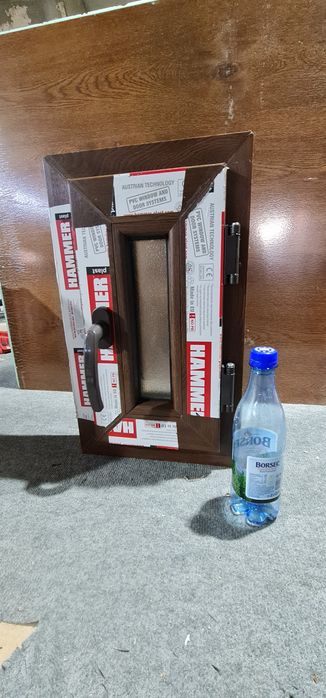 Geam termopan mic 28x47 sau 40x40 profil alb sau maro