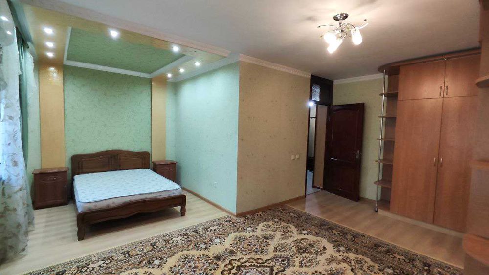 Ц-1 Самый Центр, 3-х Комнатная квартира  2-Этаж/4 100кв.м.