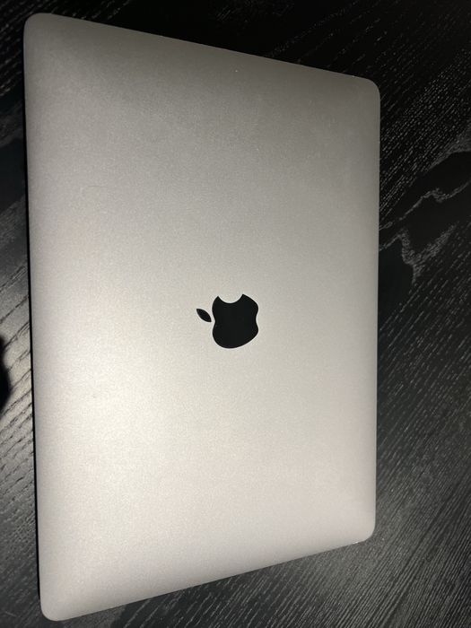 MacBook Air 13 inch 2020 i5