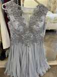 Rochie foarte eleganta brodata cu perle