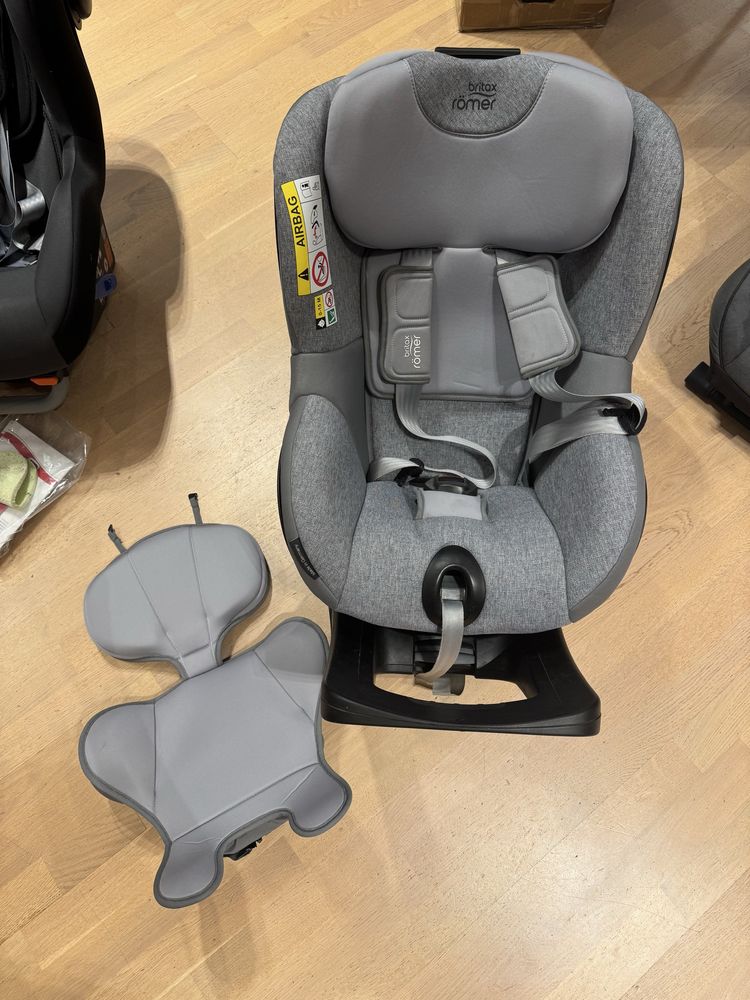 Scaun auto Britax Romer Dualfix  i-Size 360 cu insert 0 luni