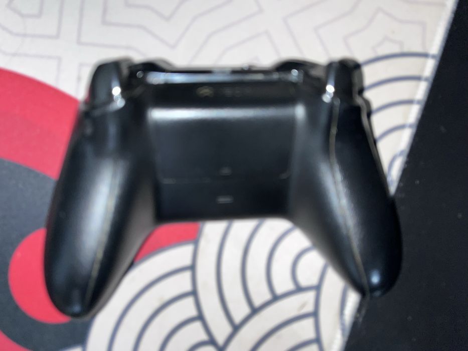 Xbox one X 1TB 1 controller si 12 jocuri