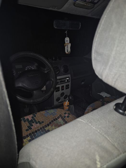 Vând Dacia Logan 1.4