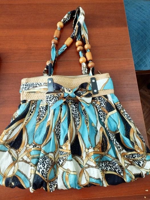 Продам женскую летнюю сумочку