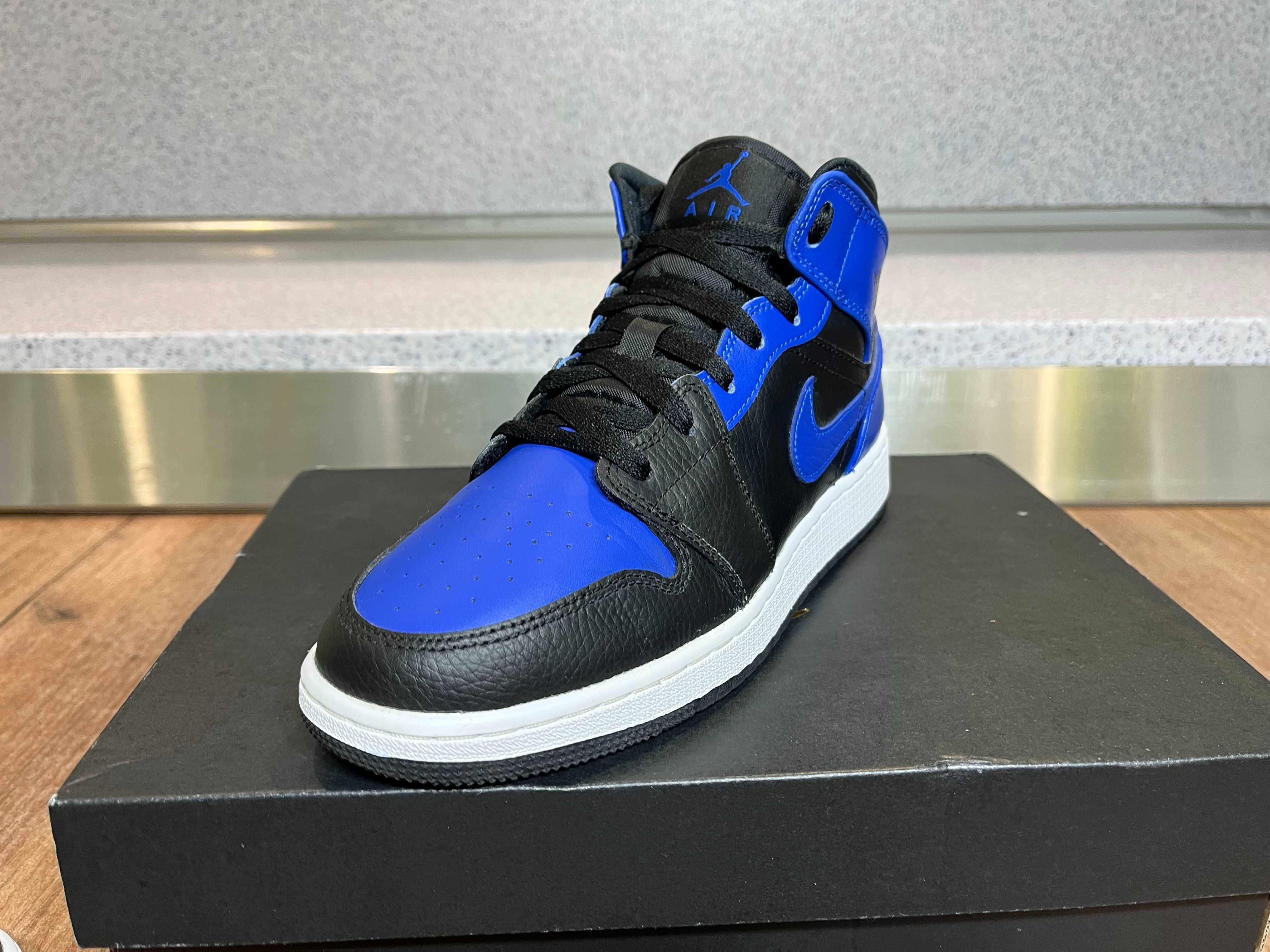 ОРИГИНАЛНИ *** Nike Air Jordan 1 Mid Hyper Royal Blue Black