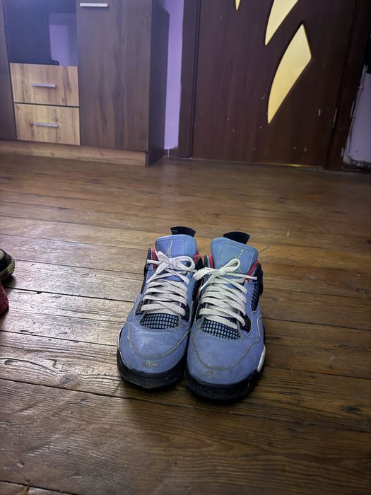 Travis scott jordan 4